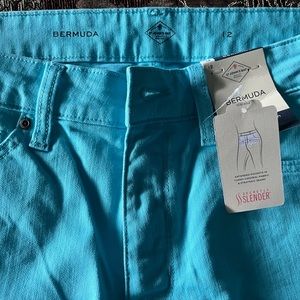 NWT St.John’s Bay Secretly Slender Mid Rise Bermuda  Shorts